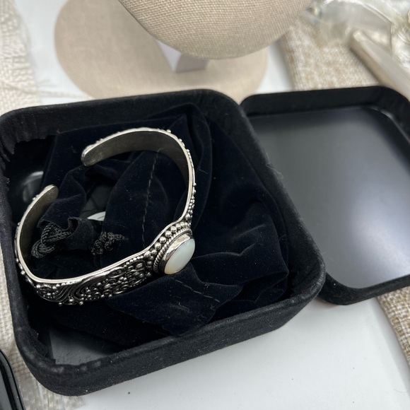 Vintage Suarti Bali 925 Sterling Silver Mother-of-Pearl Cuff Bracelet - Picture 16 of 16